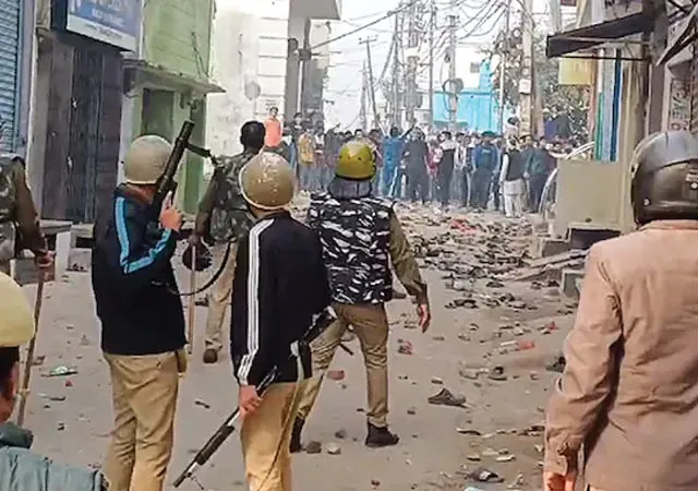 শাহি জামা মসজিদ: সংঘর্ষের ঘটনার তদন্তে বিশেষ কমিটি গড়লেন উত্তরপ্রদেশের রাজ্যপাল