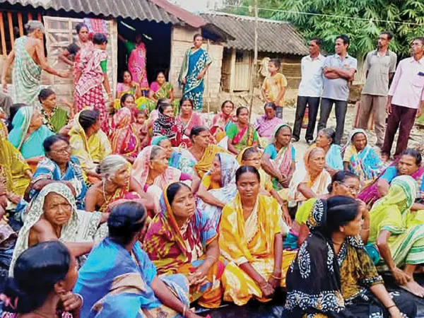 সুন্দরবনে অসহায় মহিলাদের পাশে স্বেচ্ছাসেবী সংস্থা