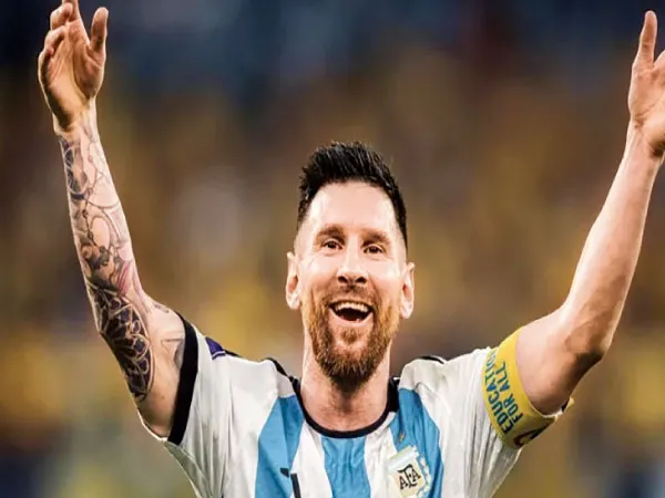 ফিফার বর্ষসেরার দৌড়ে লিও মেসি