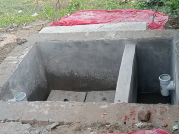 জলাশয় পরিচ্ছন্ন রাখতে উদ্যোগ নিকাশির জল বিশেষ নালায়