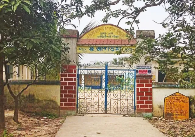 আউশগ্রামে প্রথম মহিলা চিকিৎসক হটু বিদ্যালঙ্কারের মূর্তি স্থাপনের দাবি