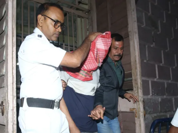 ধৃত বাংলাদেশির হারানো ফোনেই লুকিয়ে চরবৃত্তির রহস্য, অনুমান