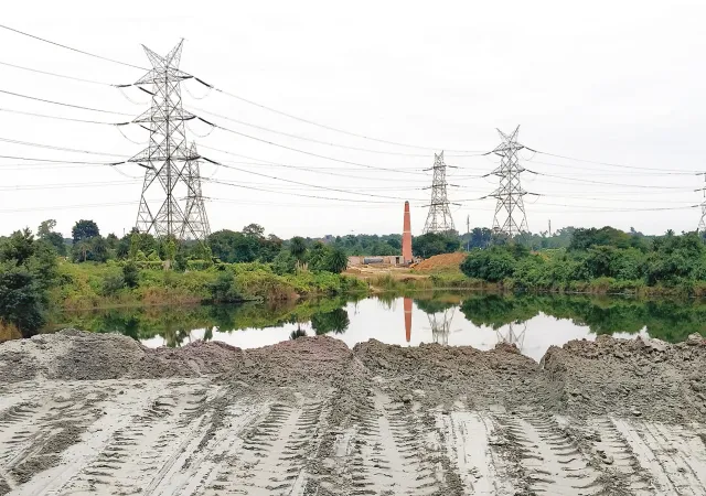 কালনায় পড়ে শিল্পতালুক তৈরির জন্য অধিগ্রহণ করা জমি, ক্ষোভ