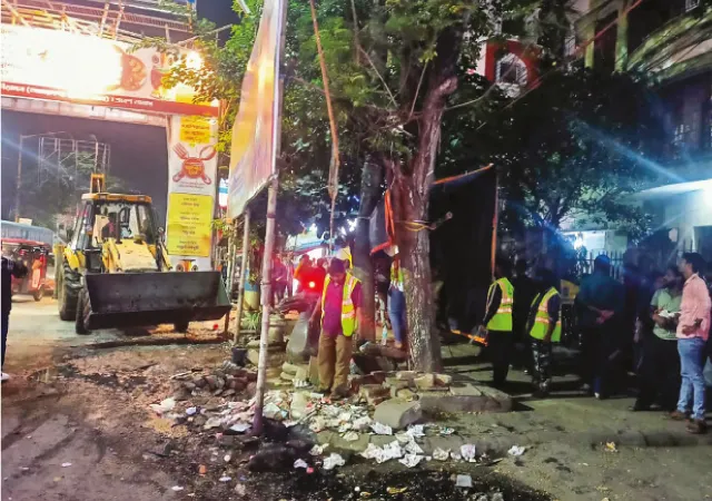 দমদম রোডে জোরকদমে দখলদারদের সরানো শুরু&nbsp;