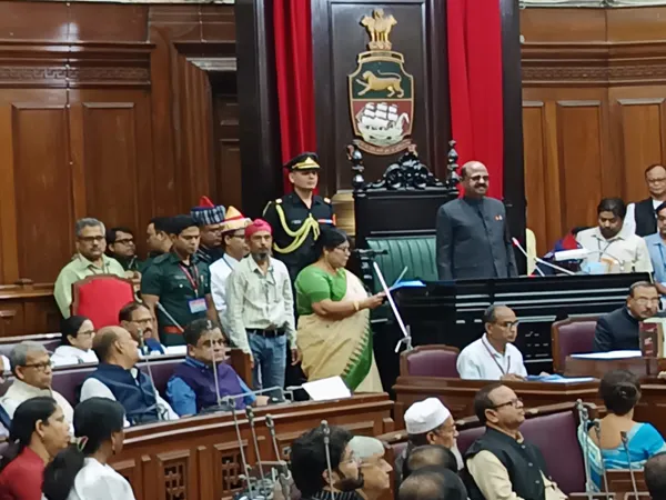 বিধানসভায় ৬ বিধায়ককে শপথবাক্য পাঠ করালেন রাজ্যপাল