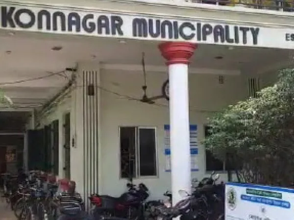 নিঃসঙ্গ প্রবীণদের সাহায্যের জন্য নয়া প্রকল্প নিখরচায় &lsquo;সহায়ক&rsquo; পাঠাবে কোন্নগর পুরসভা