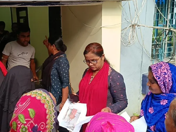 আবাস: ফের সভাপতিকে ঘিরে বিক্ষোভ উপভোক্তাদের
