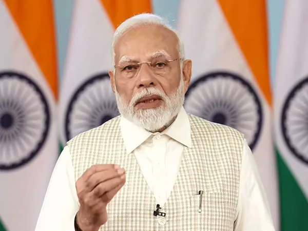বেকারত্ব ঘোচানোর দাবি! শুরুতেই স্থগিত মোদির ইন্টার্ন যোজনা
