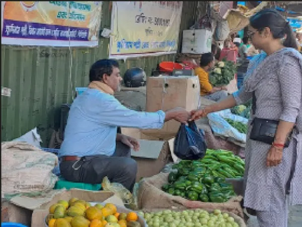 পুরসভার ধারাবাহিক অভিযান থমকে যেতেই শিলিগুড়িতে ফের প্লাস্টিক ক্যারিব্যাগের রমরমা