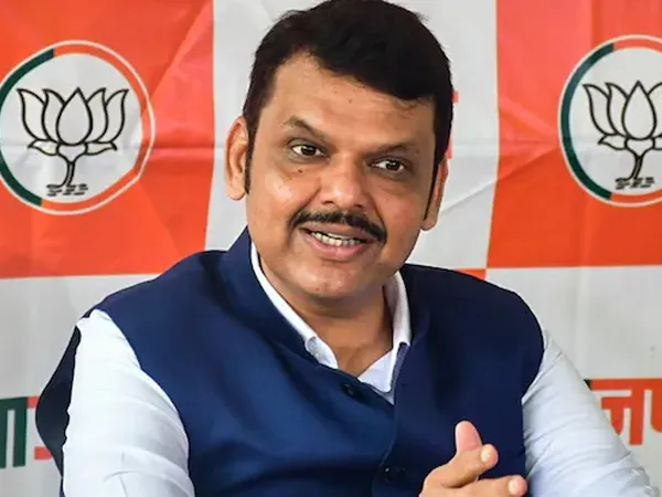মহারাষ্ট্রের মুখ্যমন্ত্রী পদে বসছেন ফড়নবিশই, শপথ আগামীকালই