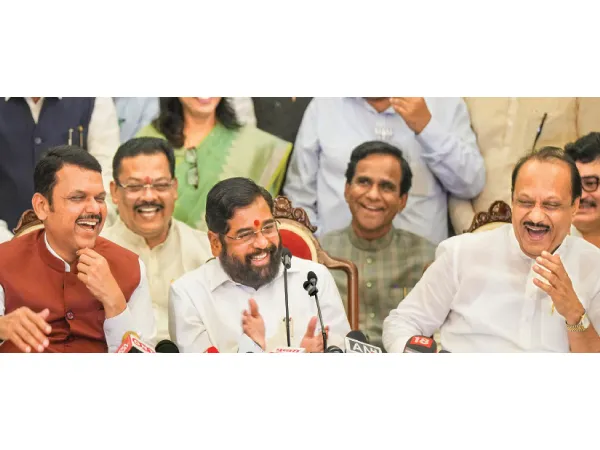 গদি পেতে ১১ দিন পার বিজেপির, আজ শপথ,&nbsp;সিন্ধের রিটার্ন গিফ্ট! মুখ্যমন্ত্রী ফড়নবিশ