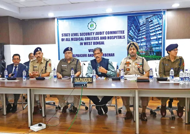 নিরাপত্তা নিয়ে আত্মসন্তুষ্টির কোনও জায়গাই নেই, কড়া বার্তা সুরজিতের