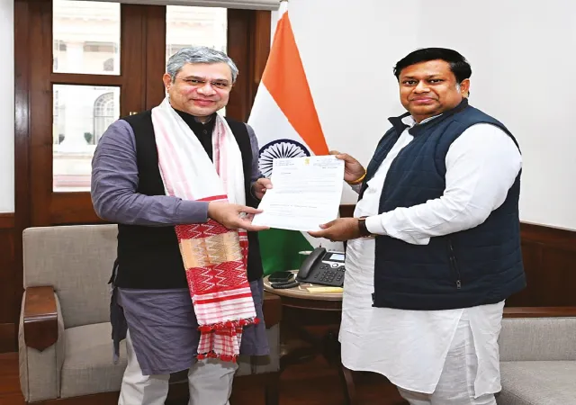 বালুরঘাট থেকে দক্ষিণ ও পূর্ব ভারতের ট্রেন চালু সহ নানা প্রকল্পের দাবিতে রেলমন্ত্রীর দ্বারস্থ সুকান্ত