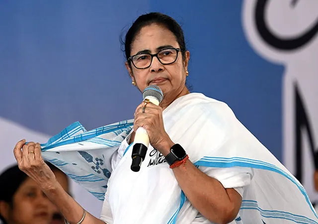 মমতার বার্তার পর আইপ্যাকের সঙ্গে তৃণমূলের সম্পর্ক নিয়ে বাড়ছে জল্পনা