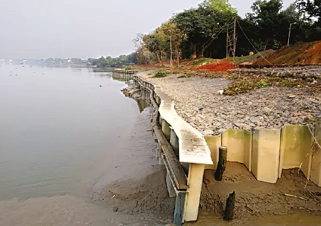 চীন থেকে ইস্পাত আনতে সমস্যা, তিন বছর ধরে থমকে পলতায় গঙ্গাপাড় বাঁধানোর কাজ