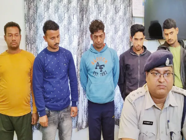অস্থির বাংলাদেশ বাড়ছে অনুপ্রবেশ,&nbsp;হাঁসখালি ও ধানতলায় ধৃত ৫ দালাল