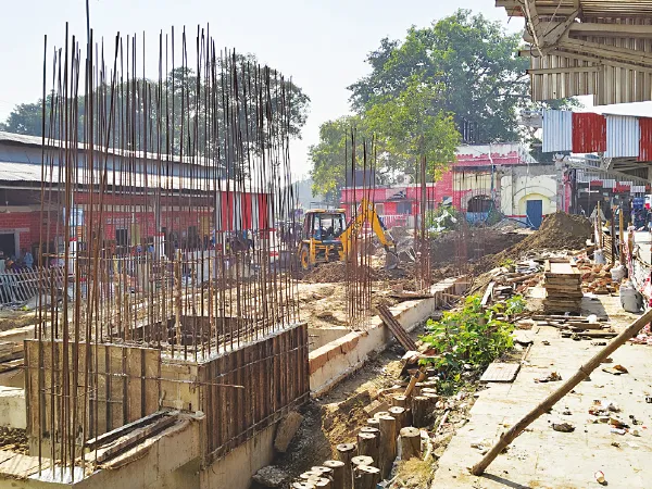 নির্বাচন ফুরোতেই অমৃত ভারত প্রকল্পের কাজে ঢিলেমি, নবদ্বীপ ধাম স্টেশনে দুর্ভোগ