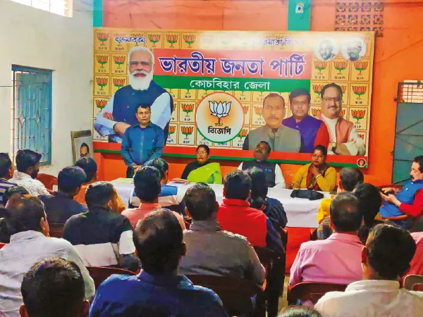 দিনে ৪ হাজার সদস্য! ভোটে দাঁড়ানো কর্মীদের ময়দানে নামাল গেরুয়া নেতৃত্ব