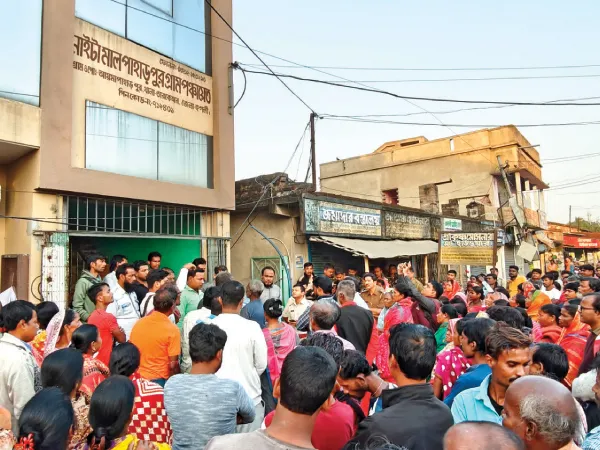 আবাসের তালিকায় অযোগ্যদের ঠাঁই, &nbsp;স্বজনপোষণের অভিযোগ তারকেশ্বরে