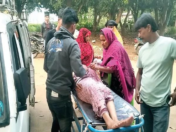 চাকরি দেওয়ার নামে ৩ লক্ষ টাকা প্রতারণা,&nbsp;ফেরত চাইতে ২ মহিলাকে বেদম মার তৃণমূল নেতার