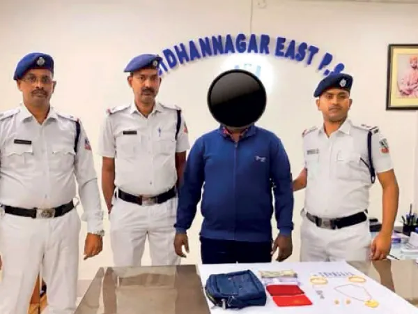 রিকশতে ফেরার পথে ছিনতাই ৬ লক্ষ টাকা, ধৃত অ্যাপবাইক চালক