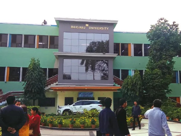আন্দোলন, পাল্টা আন্দোলনের জেরে অচলাবস্থা জারি রায়গঞ্জ বিশ্ববিদ্যালয়ে