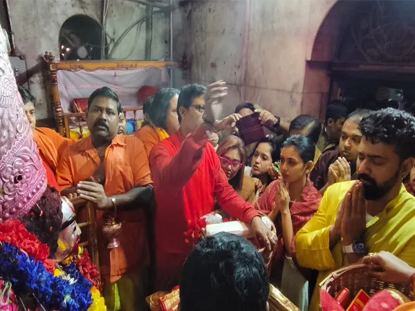 তারাপীঠ মন্দিরে &lsquo;দেব&rsquo;, উপচে পড়ল অনুরাগীদের ভিড়