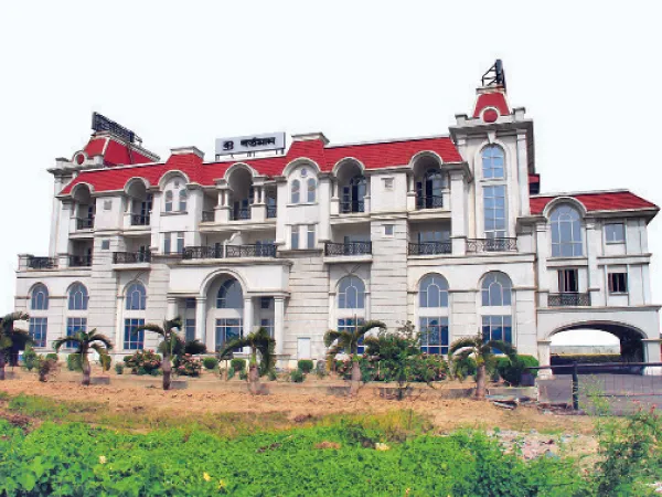 সুখ দুঃখের সঙ্গী বর্তমান
স্বপ্না দেব&nbsp;(প্রকাশক)