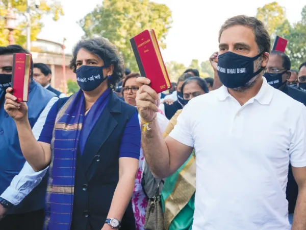 দুর্নীতিকে প্রশ্রয় দিচ্ছেন মোদি, সংসদ চত্বরে ঘুরে ঘুরে প্রতিবাদ রাহুল গান্ধীর