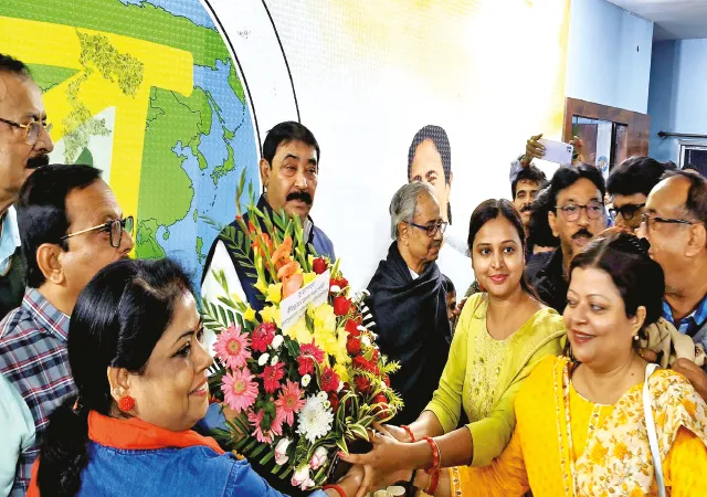 রামপুরহাটে পিছিয়ে পড়া বুথে এগনোর নির্দেশ দিলেন অনুব্রত&nbsp;