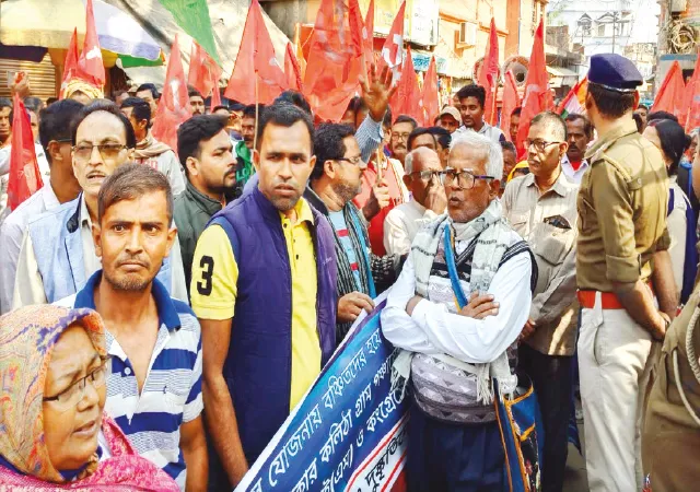 সিপিএম দলনেতাকে মারধরে কেউ গ্রেপ্তার হয়নি, বিক্ষোভ