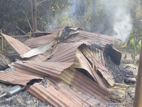 তালিকায় এক পরিবারের ১২ জনের নাম,&nbsp;আবাসে দুর্নীতি! প্রতিবাদীকে মার