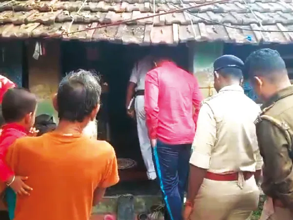 সম্পর্কের টানাপোড়েন, রাগের বশে&nbsp; প্রেমিকের গোপনাঙ্গে কোপ তরুণীর