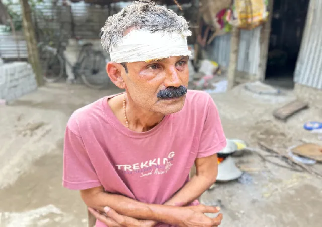 গ্যারাজে জমার আগেই বাসকর্মীর থেকে ছিনতাই ২০ হাজার টাকা