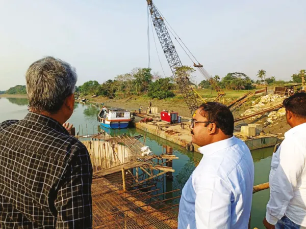 ছ&rsquo;মাসের মধ্যেই কুলিয়া সেতুর নির্মাণকাজ শেষ করার উদ্যোগ,&nbsp;পরিদর্শনে বিধায়ক