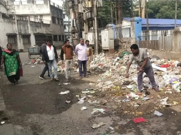 চুঁচুড়ায় সুডার কর্মীদের সাফাই কাজে বাধা পুর আন্দোলনকারীদের, চাঞ্চল্য