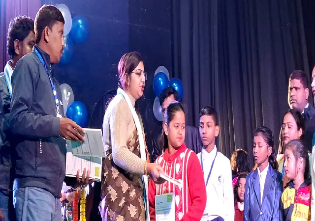 রঘুনাথগঞ্জ-২ পূর্ব চক্রের বাৎসরিক সমাপ্তি অনুষ্ঠান ঘিরে ব্যাপক উন্মাদনা