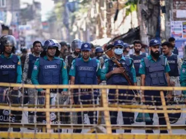 কলকাতা তো বহু দূর, আগে বনগাঁ লোকালে বসে দেখান