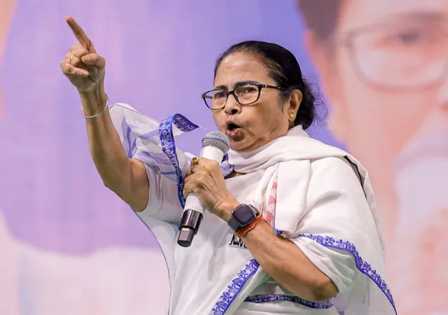 &lsquo;ওরা দখল করবে, আমরা কি ললিপপ খাব?&rsquo;&nbsp;বাংলাদেশের হুমকিতে বিস্ফোরক মমতা