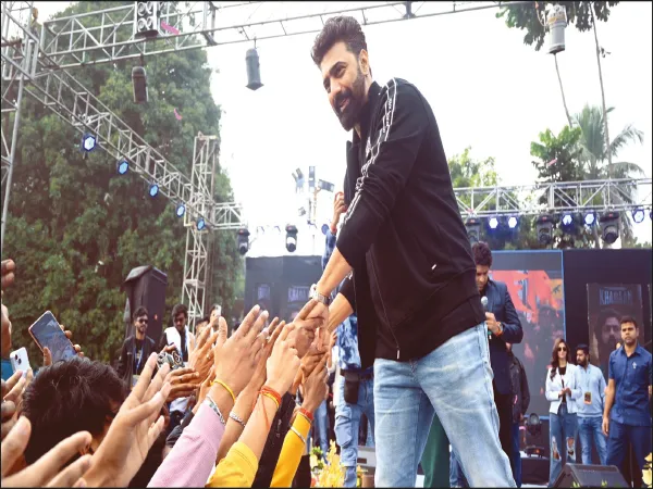 &lsquo;তুমি আসবে বলে&rsquo;, দেবের জন্য আন্দোলনও স্থগিত বিশ্ববিদ্যালয়ে