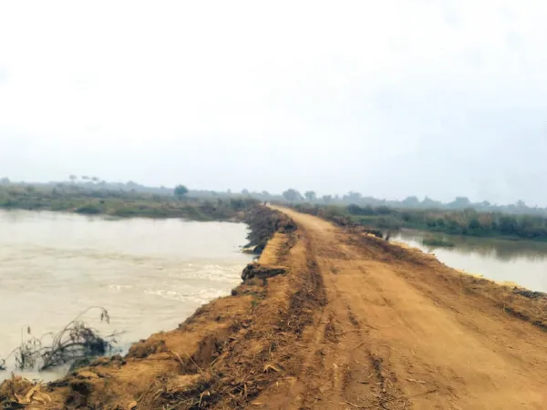 ময়ূরাক্ষীর সর্বেশ্বর ঘাটের কজওয়ে তৈরির নকশার কাজ শুরু সেচদপ্তরের