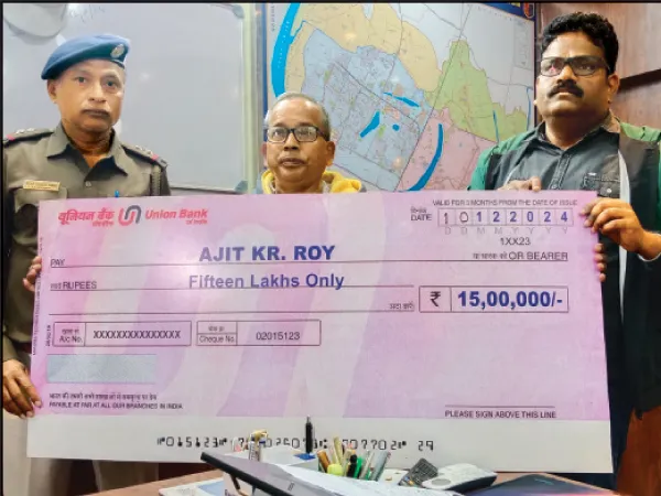 বাড়ি কিনতে গিয়ে প্রতারকের খপ্পরে, খোয়ানো ১৫ লক্ষ টাকা পেলেন বৃদ্ধ