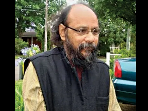 স্ত্রীর হোম ডেলিভারিতেই চলে সংসারের খরচ? গুজবে মর্মাহত কবি জয় গোস্বামী