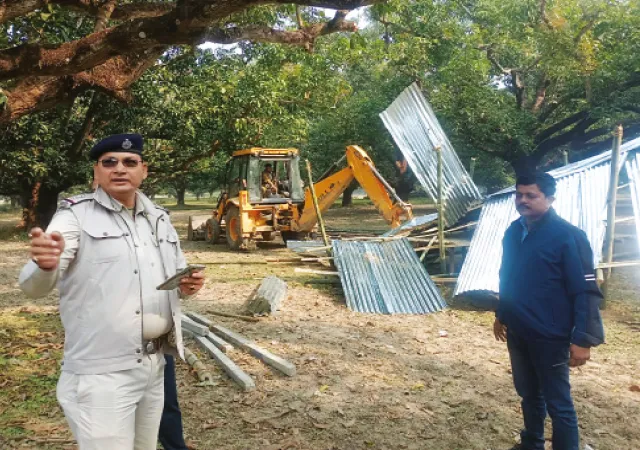 আমবাগানের ১৪ বিঘা জমি দখলমুক্ত করল প্রশাসন