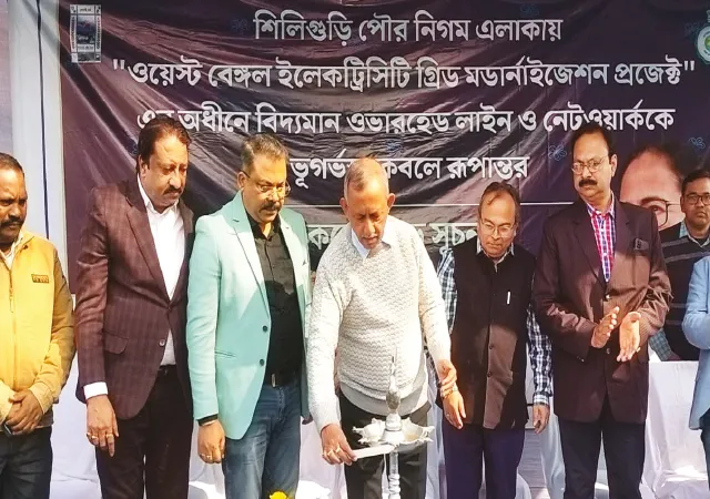 প্রতীক্ষার অবসান, অবশেষে শিলিগুড়িতে মাটির নীচে বিদ্যুতের তার পাতার কাজ শুরু
