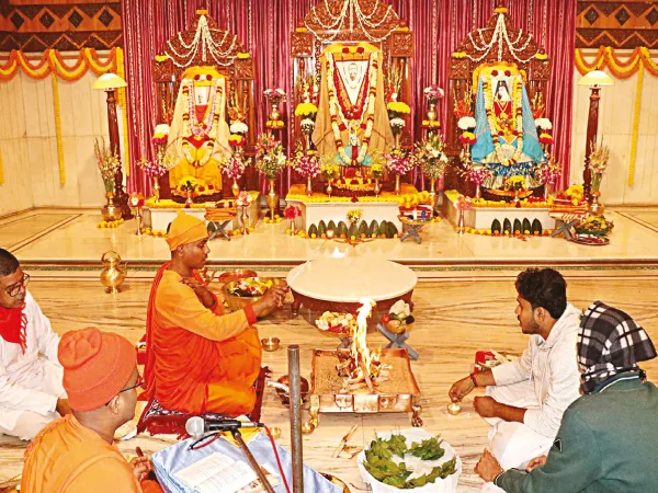 মা সারদার জন্মদিনে আসানসোলে রামকৃষ্ণ মিশনে ভক্তদের ঢল