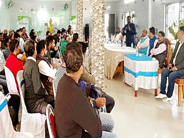 বক্সার ব্যবসায়ীদের আ&zwnj;ই঩নি সহায়তা দেবে রাজ্য, আশ্বাস এমপি প্রকাশের