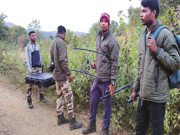 জিনাতকে ধরতে মরিয়া বনকর্মীরা,&nbsp;কাঁপছে বান্দোয়ান,&nbsp;সন্ধ্যা নামলেই রাস্তা ফাঁকা