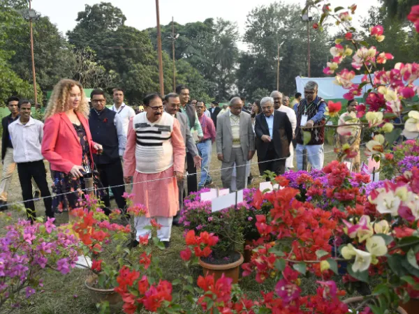 বিধানসভার পুষ্প প্রদর্শনীতে অনুপস্থিত বিজেপি, অসৌজন্যের নিন্দায় শাসকদল
&nbsp;