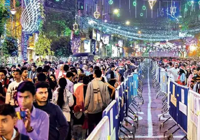বড়দিন উপলক্ষ্যে পার্ক স্ট্রিট চত্বরে কড়া নিরাপত্তা, যান নিয়ন্ত্রণ কলকাতার একাধিক রাস্তায়